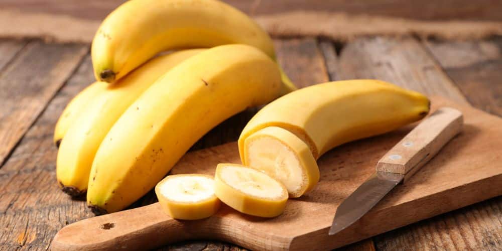 banaan-gesneden-op-plankje